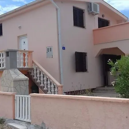 Apartman Lana Vir Exterior photo